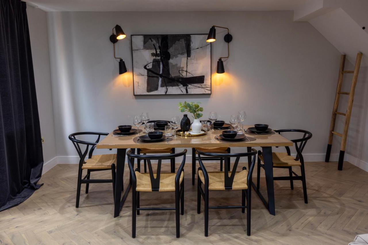 Charming 3-Bed House With 1 Parking Space カンタベリー エクステリア 写真
